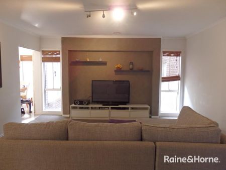 Fabulous & Spacious 3Br in Williams Landing! - Photo 2