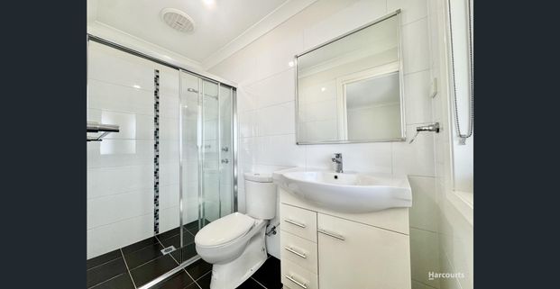 Modern Three-Bedroom Home in Middleton Grange... - Photo 1