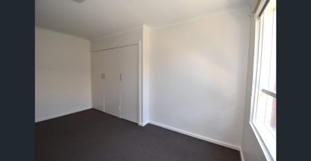 MODERNISED GROUND FLOOR APARTMENT CLOSE TO SOUTHLAND - Photo 4