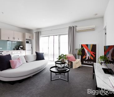 Modern 1-Bedroom Apartment in the Heart of Richmond - Photo 1