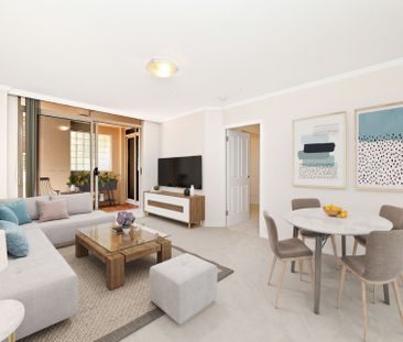 Elegant Waterfront Living in the Prestigious Anchorage, Balmain Shores - Photo 2