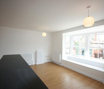 3 bedroom flat to rent - Photo 3