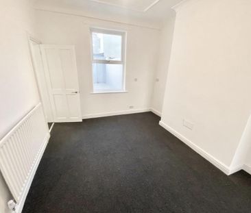 4 bedroom terraced house to rent - Photo 6