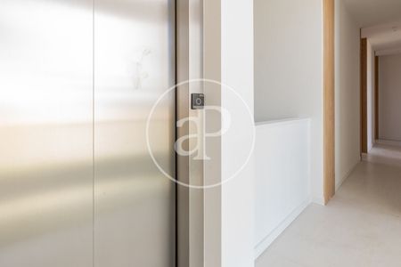 Triplex penthouse for rent in La Finca - Photo 5