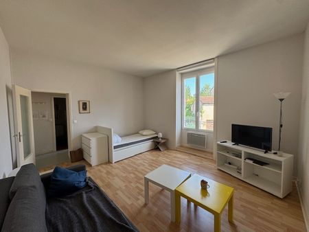 Location Appartement 1 pièce 33m² MONTMORILLON 86500 - Photo 3