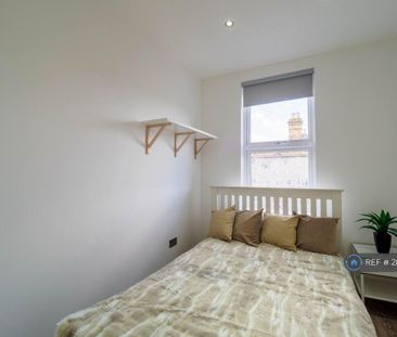 1 bedroom in a flat share to rent - Photo 6