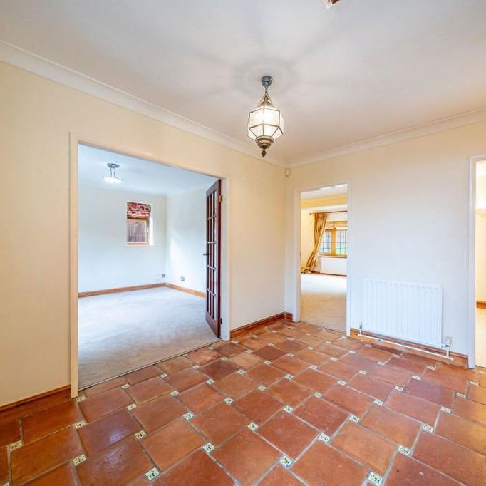 Fairefield Crescent, Glenfield, Leicester, LE3 8EJ - Photo 1