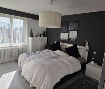 Appartement lumineux de 3,5 pièces en attique - Photo 4