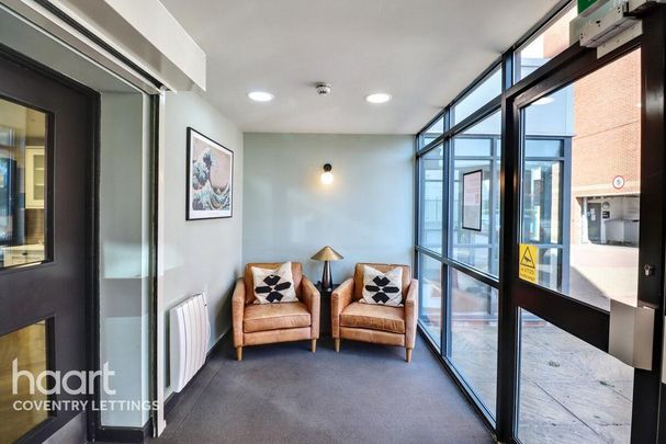 1 bedroom in a flat share to rent - Photo 1