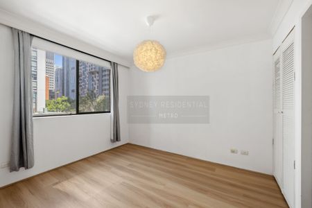 Renovated 1 Bedroom Apartment with Floorboard - Photo 3