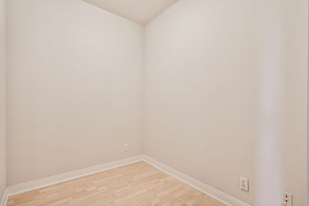 2 Bedrooms + Den - Photo 4