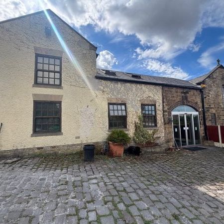 Hollingwood Hall, Chesterfield, S43 - Photo 1