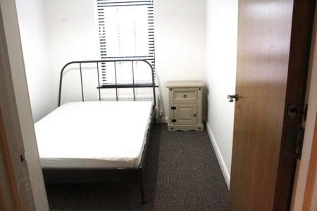 8 Old Church Square, Dundonald, Belfast, BT16 2FD - Photo 4