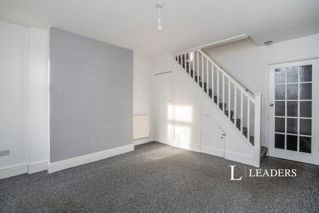 2 bedroom house to rent Gordon Road, Fareham, PO16 - Photo 2