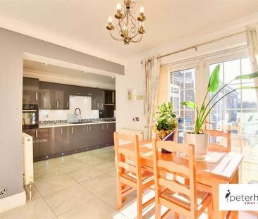 Warwick Drive, East Herrington, Sunderland, SR3 - Photo 6