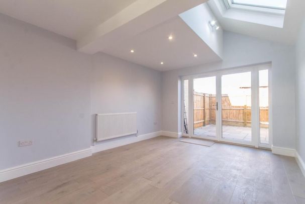 2 bedroom terraced house to rent - Photo 1