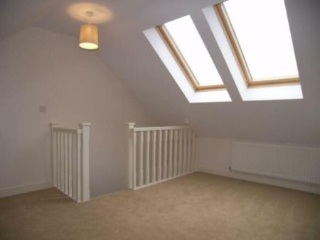 3 Bedroom Town House - Photo 2