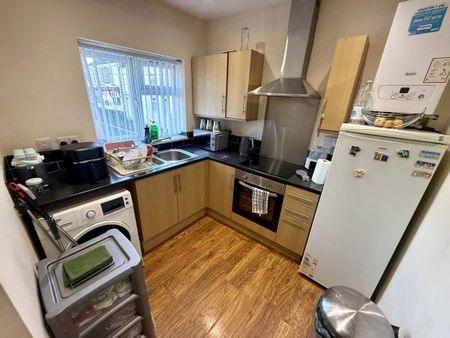 Wylds Lane, Worcester, WR5 - Photo 4