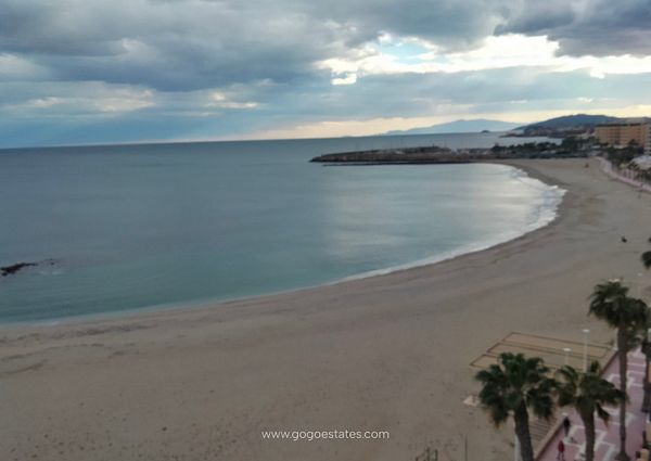 VACATION RENTAL ON THE FIRST LINE OF THE BEACH IN AGUILAS