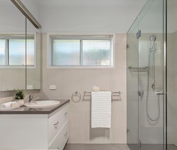 Kew East - Photo 6