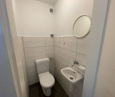 Appartement de 70m2 devant la gare avec balcon - Photo 2