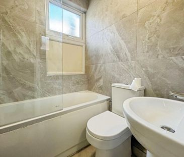 3 bedroom terraced house to rent - Photo 4