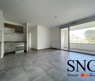 T3 AVEC BALCON ET PLACE DE PARKING - Photo 1