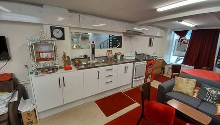 Prime City Living: Modern Apartment on Willis - Photo 4