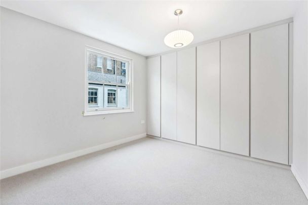 Cranley Mews, London, SW7 3BY - Photo 1