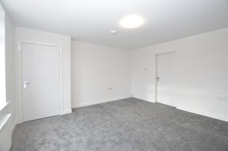 2 bedroom semi-detached house to rent - Photo 2