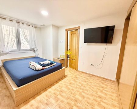 APARTMENT WITH 3 BEDROOMS AND PRIVATE GARAGE IN TORREVIEJA - Photo 5