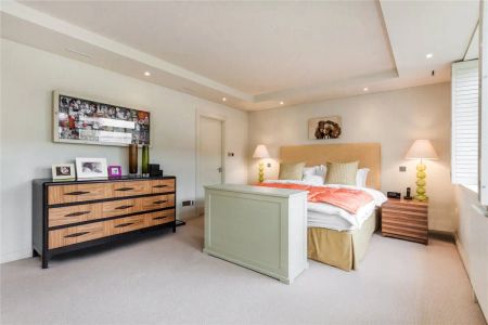 2 bedroom flat in Marylebone - Photo 2