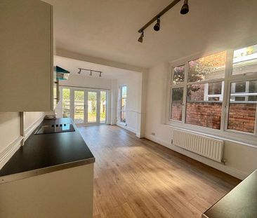 3 bedroom terraced house to rent - Photo 6