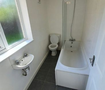 Semi-detached house to rent on - Photo 5