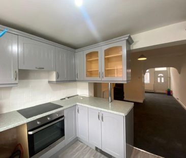 3 bedroom terraced house to rent - Photo 6