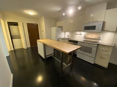 550 Taylor St #905, Vancouver, BC V6B 1R1, Canada - Photo 1