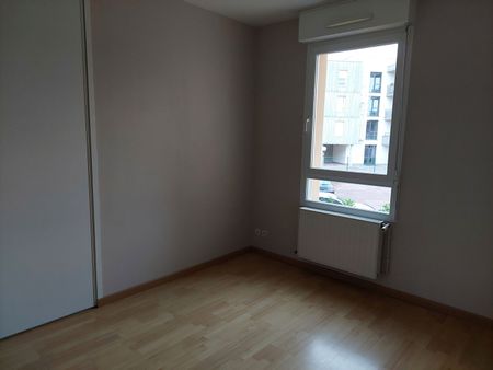 Location Appartement 3 pièces 75m² - Photo 2