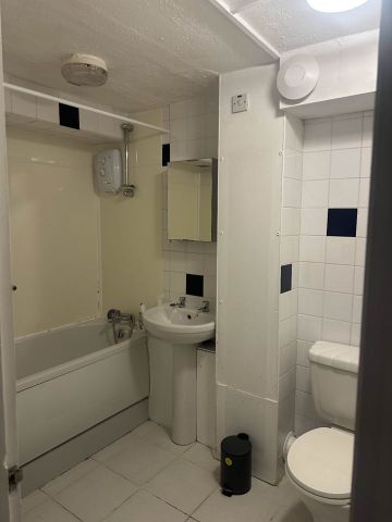 Room in a Shared Flat, Fitch Drive, BN2 - Photo 5
