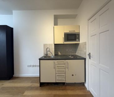 Studio to rent - Photo 6