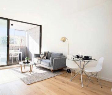 Stunning Two Bedroom Apartment in Highly Sought-After 'Breeze' Complex - Photo 1