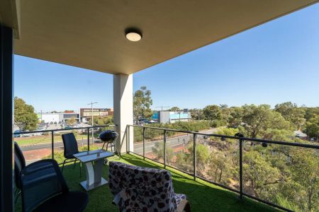 “Fully Furnished Double Storey Penthouse with Quality Goods & Furnishings. Quiet, Top Location nearby to many Amenities!” - Photo 5