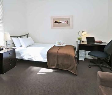 Room 11 (Ensuite) - Photo 4