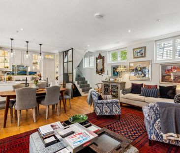 3 bedroom mews to rent - Photo 1