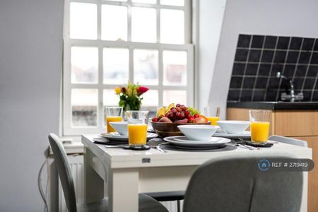 2 bedroom flat to rent - Photo 4