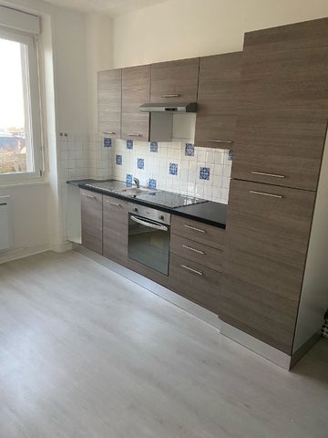 APPARTEMENT T1 MEUBLÉ DE 33M² – QUATRE MOULINS - Photo 5