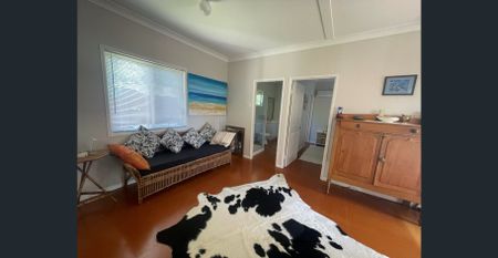 HOLIDAY LET - CLOSE TO GOLF COURSE - Photo 3