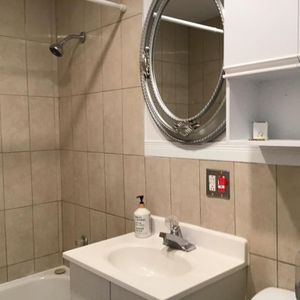 appartement a louer 3 e.etages 4-1/2 non chauffée - Photo 2