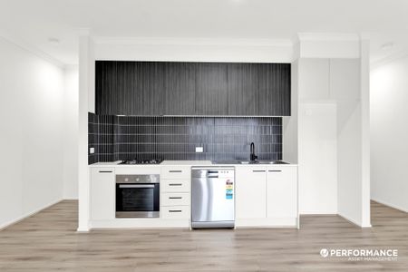 5 Laidlaw Avenue, Broadmeadows VIC 3047 - Townhouse For Rent | Domain - Photo 4