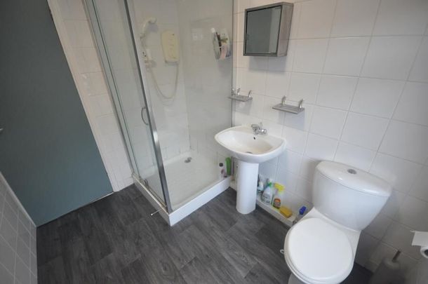 Raven Road, Hyde Park - Photo 1