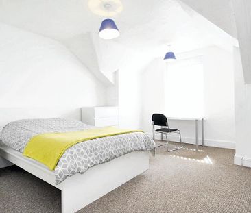 3 bedroom flat to rent - Photo 2